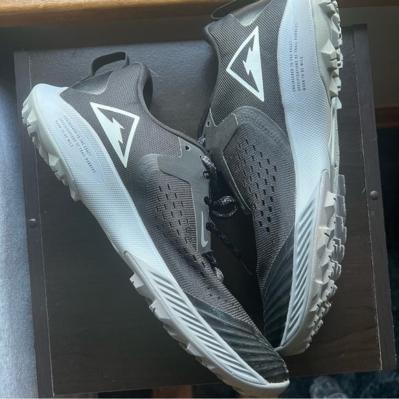 Nike Air Zoom Terra King 5 Size 9 - Picture 5 of 8